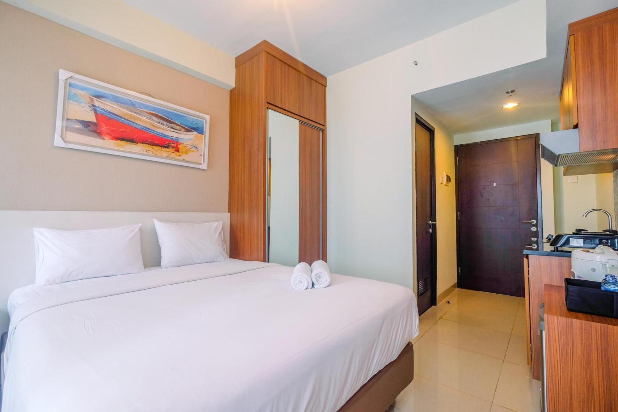 Apartemen Cozy And Minimalist At Grand Dhika By Travelio