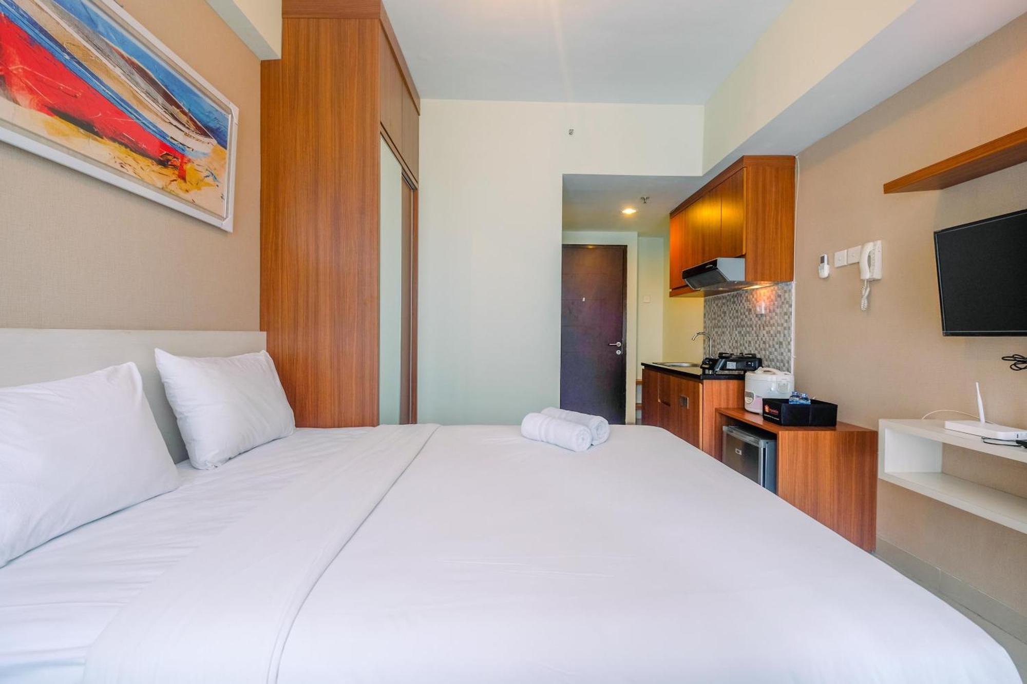 Cozy And Minimalist At Grand Dhika By Travelio Apartemen Bekasi